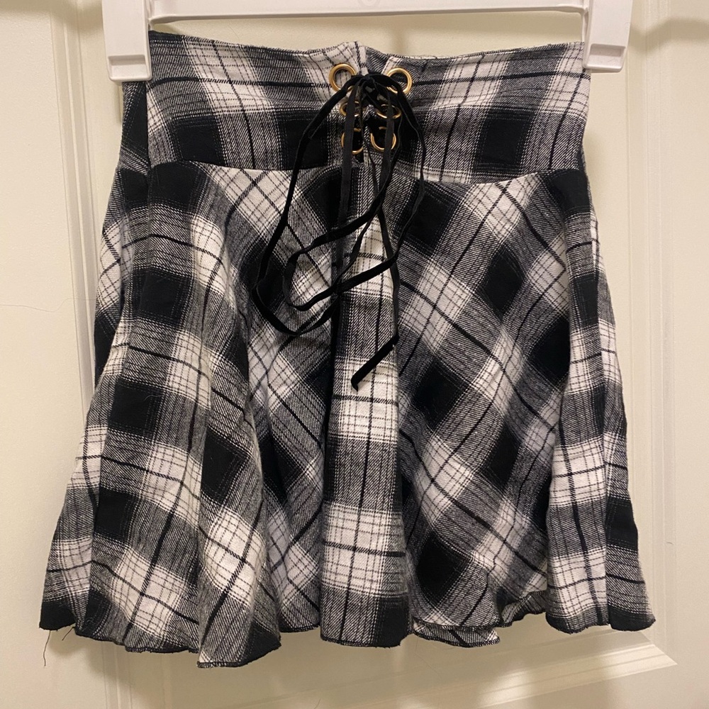 Forever 21 Black and White Plaid Skater Skirt